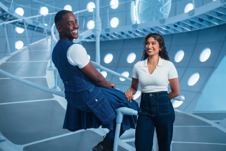 Ncuti Gatwa as The Doctor and Varada Sethu as Belinda Chandra in The Tardis