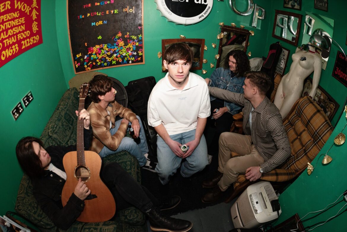 Photo of The Rogues backstage at Le Pub